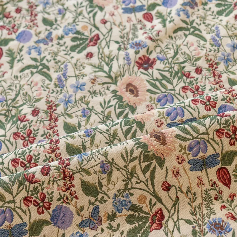 Malerischer Vorhang mit Quasten und Blumenmuster in Dahlie-Optik
