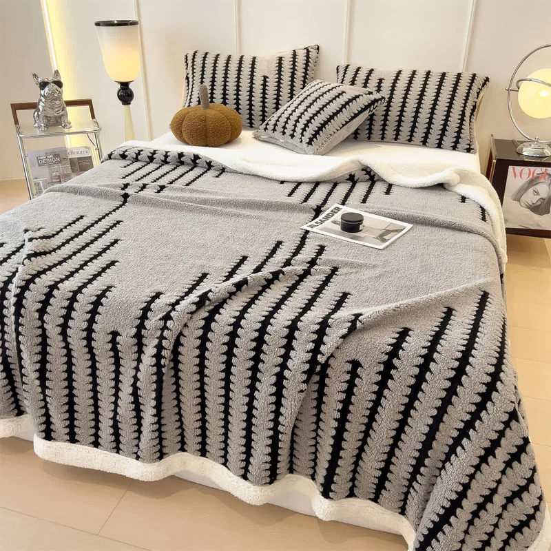 Jacquard-Überwurfdecke mit geometrischem Muster