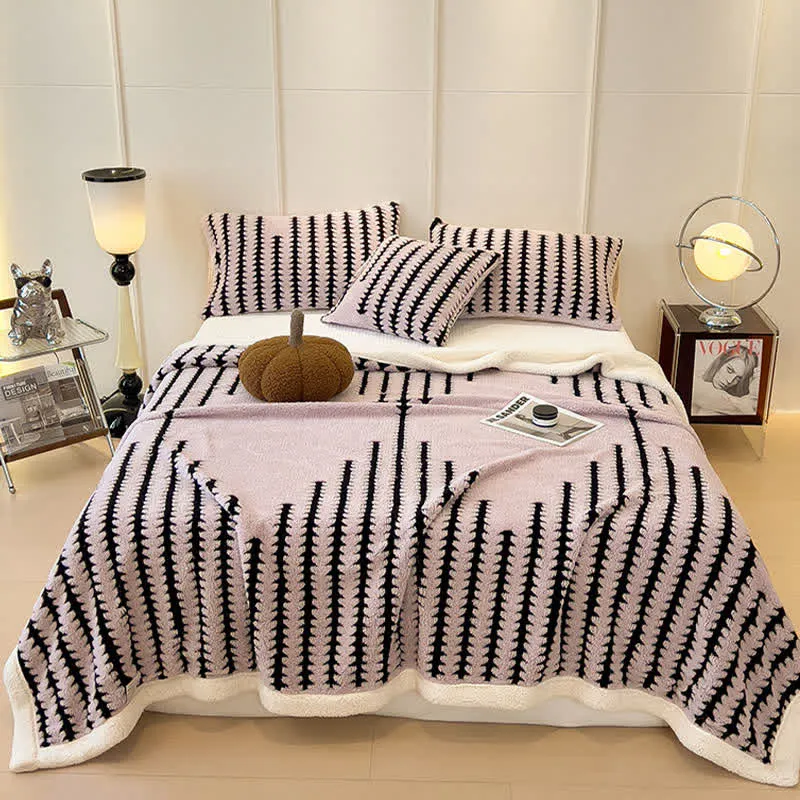 Jacquard-Überwurfdecke mit geometrischem Muster