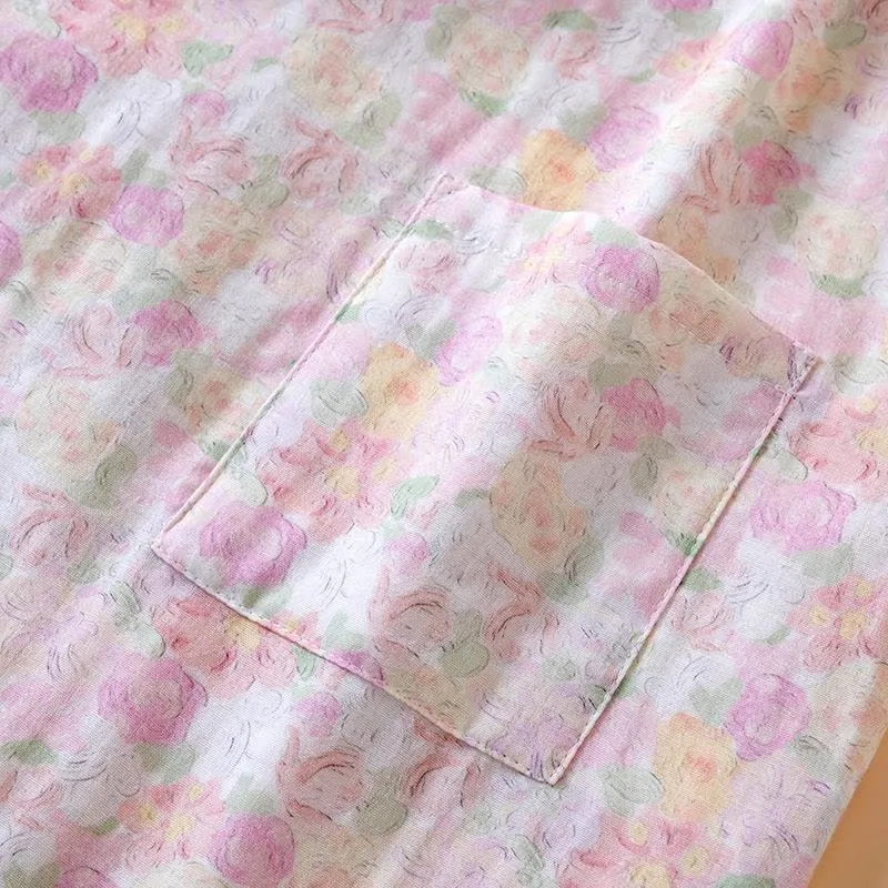 Rosafarbener japanischer Pyjama aus Baumwollgaze mit Blumenmuster
