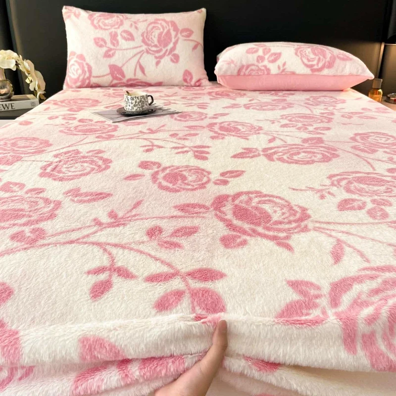 Warmes Spannbettlaken aus Fleece mit rosa Rosen