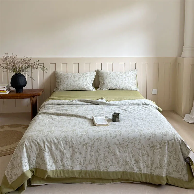 Sommersteppdecke aus garngefärbtem Jacquard aus Baumwolle mit Zweigen und Blättern