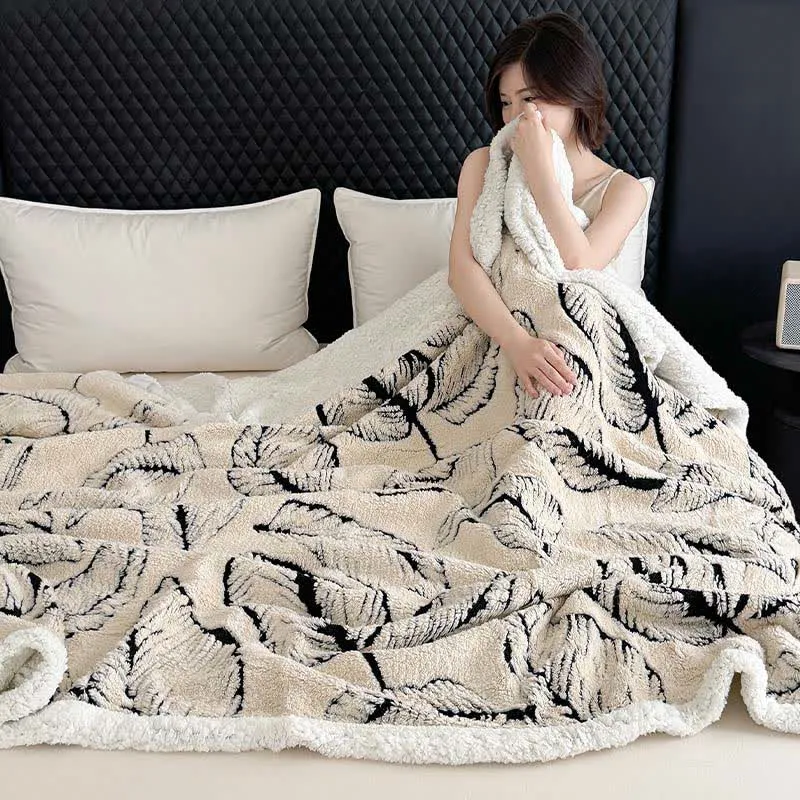 Jacquard-Plüschdecke mit großen Blättern