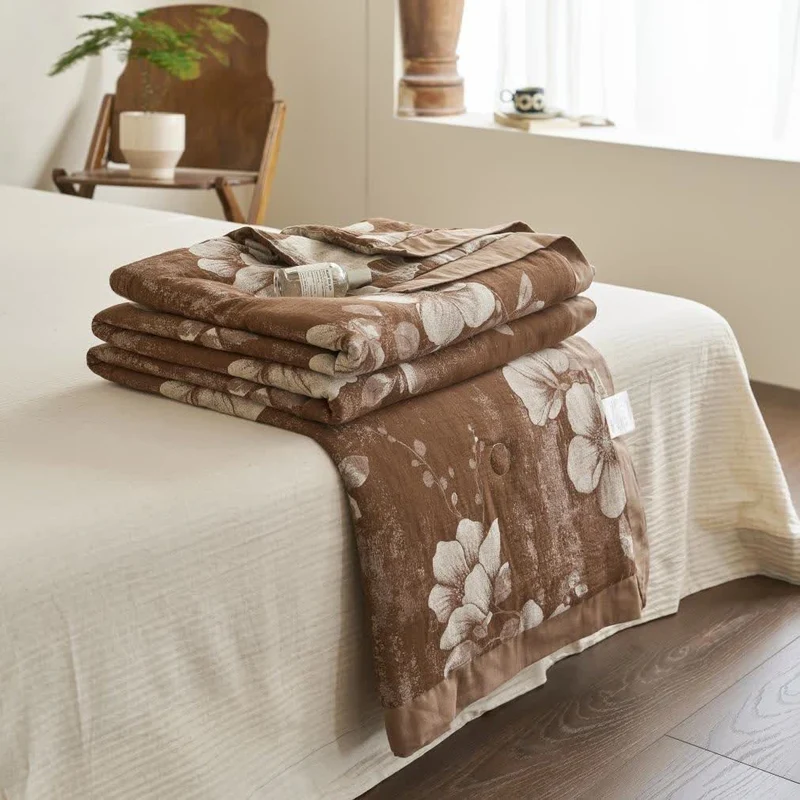 Baumwollgaze-Jacquard-Steppdecke im Retro-Stil mit Blumenmuster