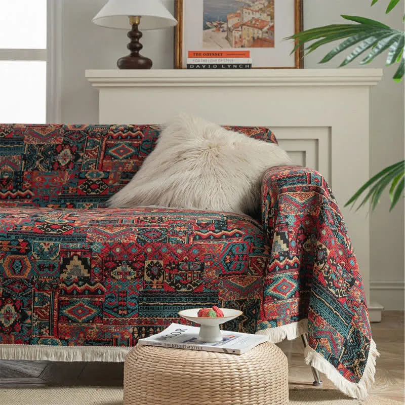 Verschleißfester Sofabezug mit Jacquard-Ethno-Quaste