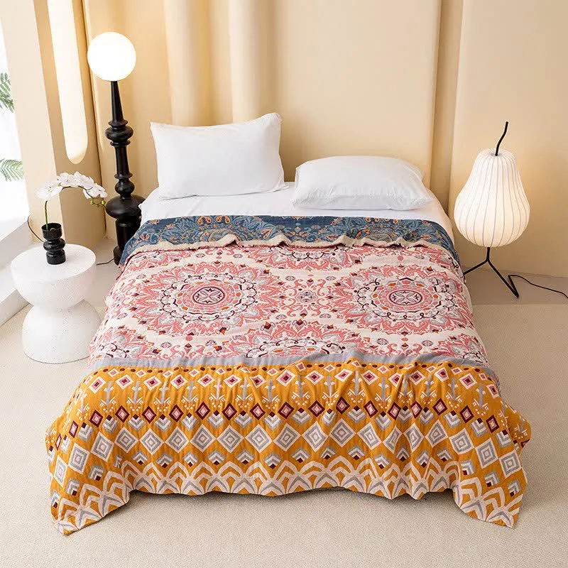 Baumwollsteppdecke mit geometrischem Retro-Ethno-Muster