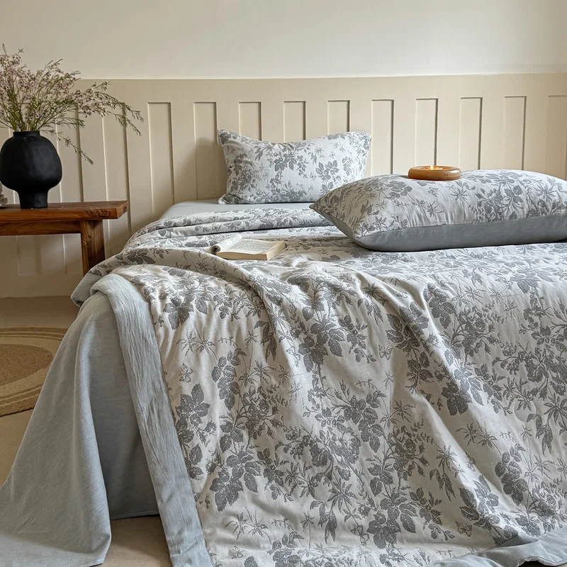 Elegante Sommerdecke aus garngefärbter Pflanzenbaumwolle im Jacquard-Stil