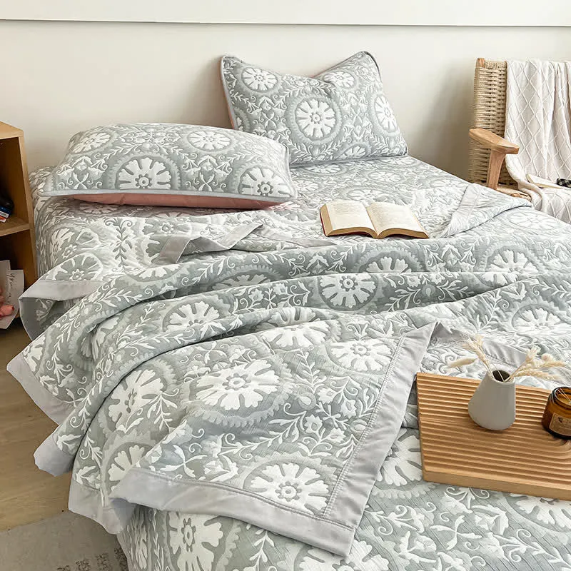 Jacquard-Tagesdecke mit geometrischem Muster