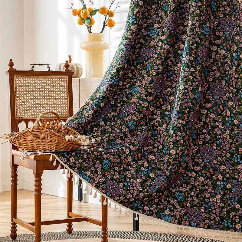 Quastenvorhang mit Kirschblüten-Print