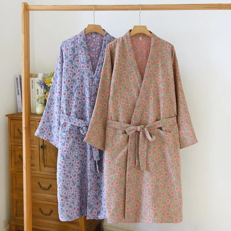 Japanischer Kimono-Bademantel aus Begonia-Baumwolle