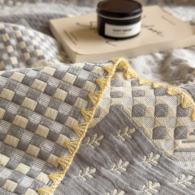 Dreilagige, bequeme, leichte Retro-Steppdecke aus Gaze