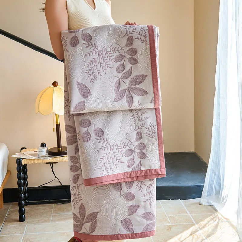 Leichte, weiche Steppdecke aus reiner Baumwolle im ländlichen Stil