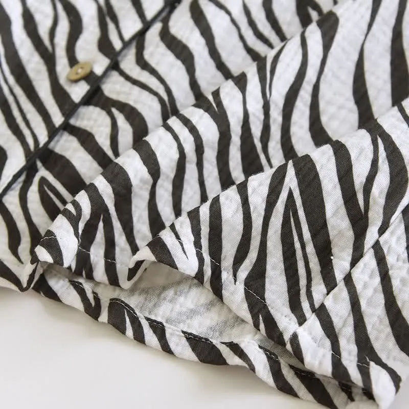 Modernes Pyjama-Set aus Baumwollgaze mit Zebrastreifen