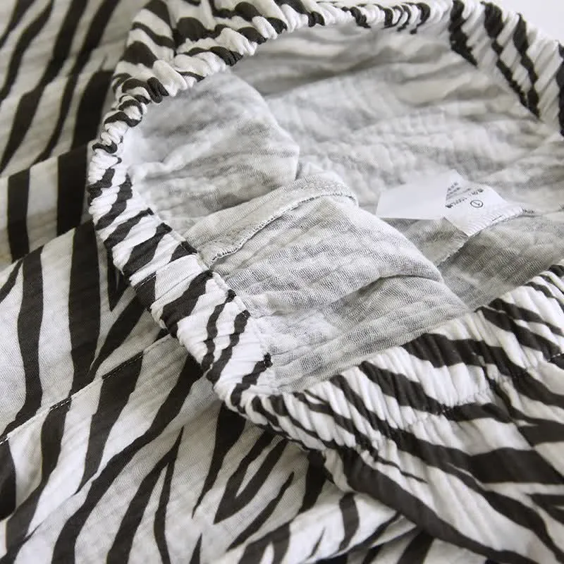 Modernes Pyjama-Set aus Baumwollgaze mit Zebrastreifen