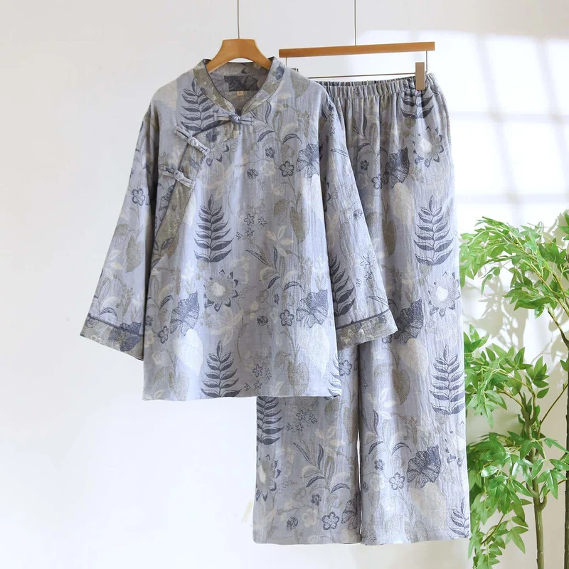 Pyjama-Set aus orientalisch inspiriertem Baumwollgewebe mit Blumenmuster