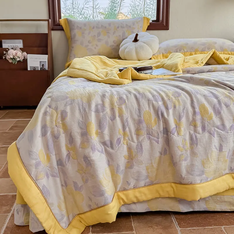 Elegante Sommerdecke aus reiner Baumwolle mit Blumenmuster und zweilagiger Gaze