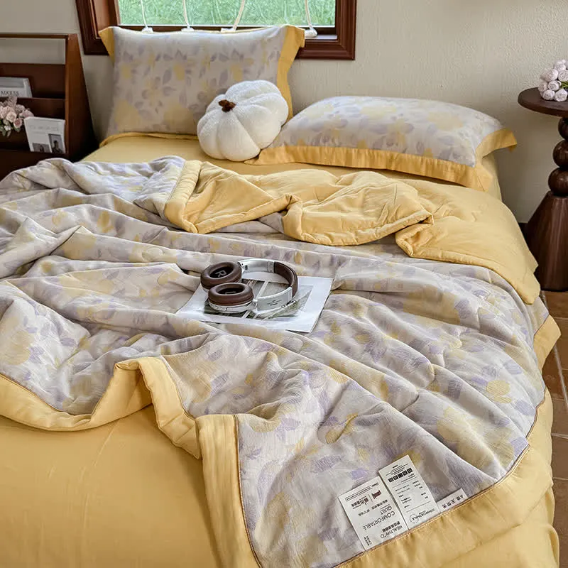 Elegante Sommerdecke aus reiner Baumwolle mit Blumenmuster und zweilagiger Gaze
