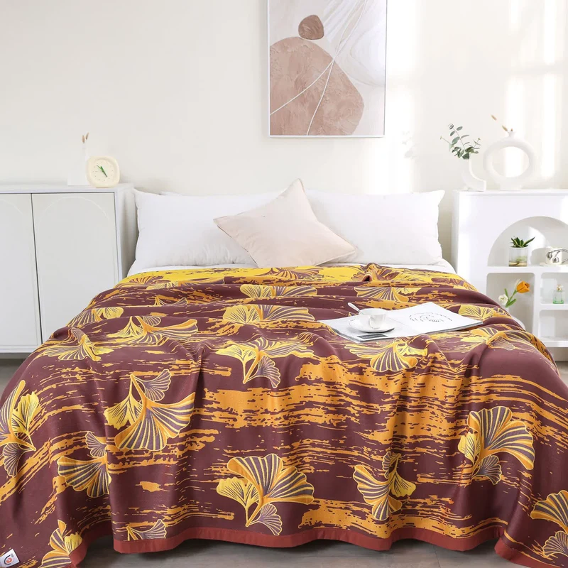 Atmungsaktive Baumwollgaze-Steppdecke mit Ginkgoblättern im Vintage-Stil