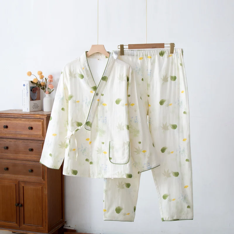 Verstellbares Pyjama-Set aus Baumwollgaze mit Blattmuster und Kimono
