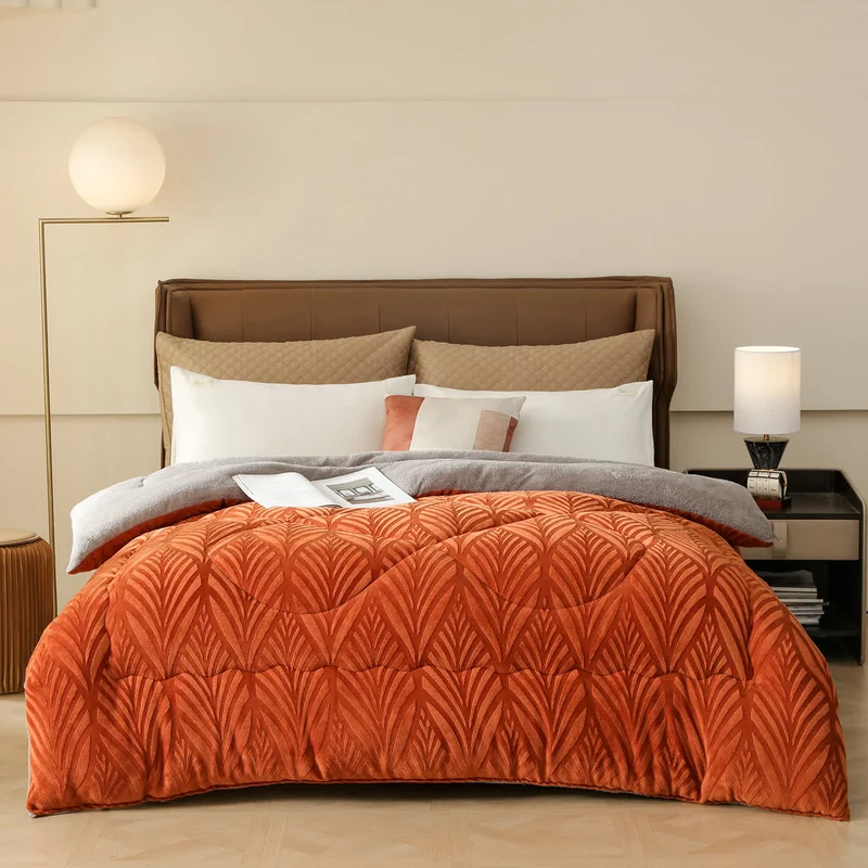 Luxuriöse Überwurfdecke aus geprägtem Fleece