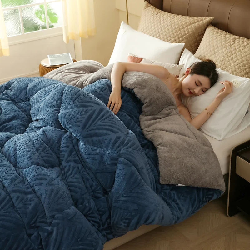 Luxuriöse Überwurfdecke aus geprägtem Fleece