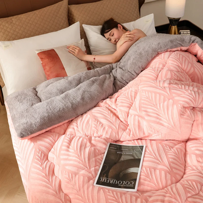 Luxuriöse Überwurfdecke aus geprägtem Fleece