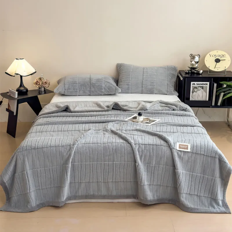 Luxuriöse, gestreifte, strukturierte, warme Überwurfdecke