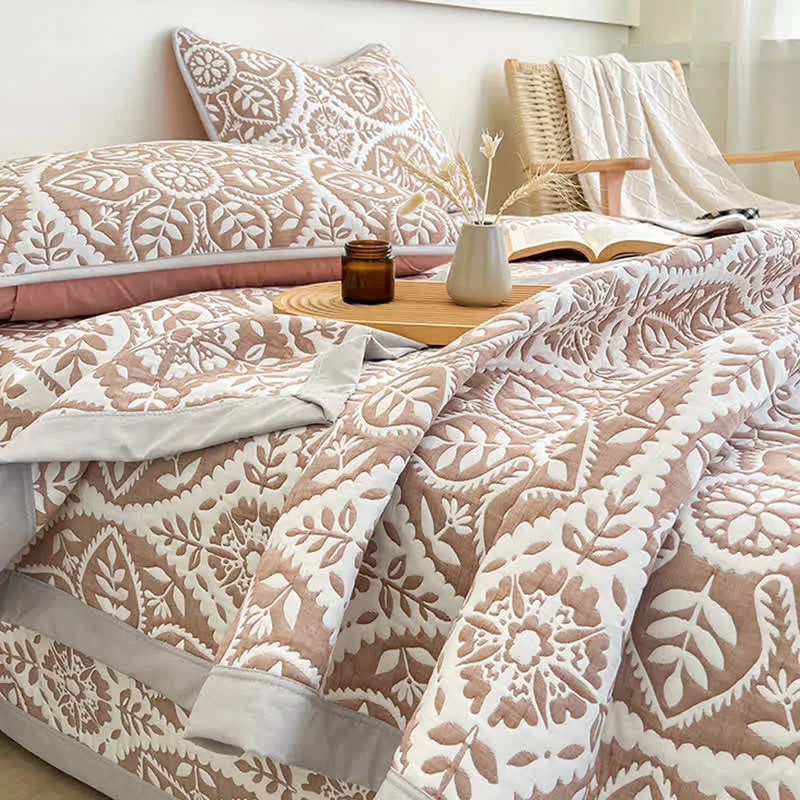 Jacquard-Tagesdecke mit geometrischem Blattmuster