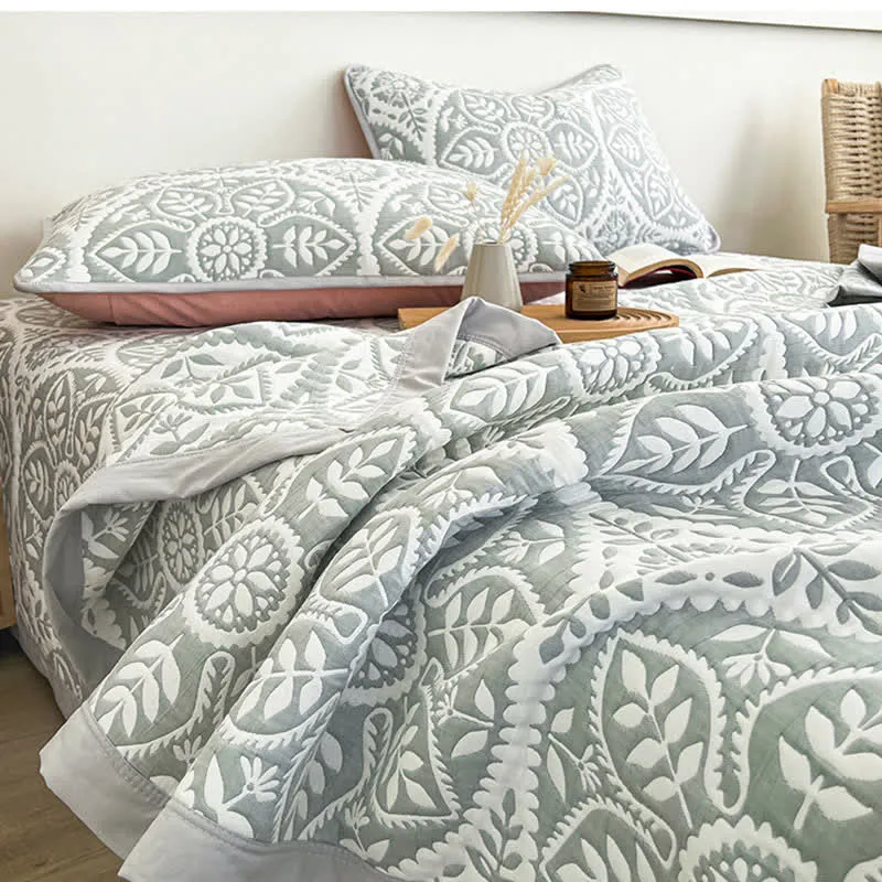 Jacquard-Tagesdecke mit geometrischem Blattmuster