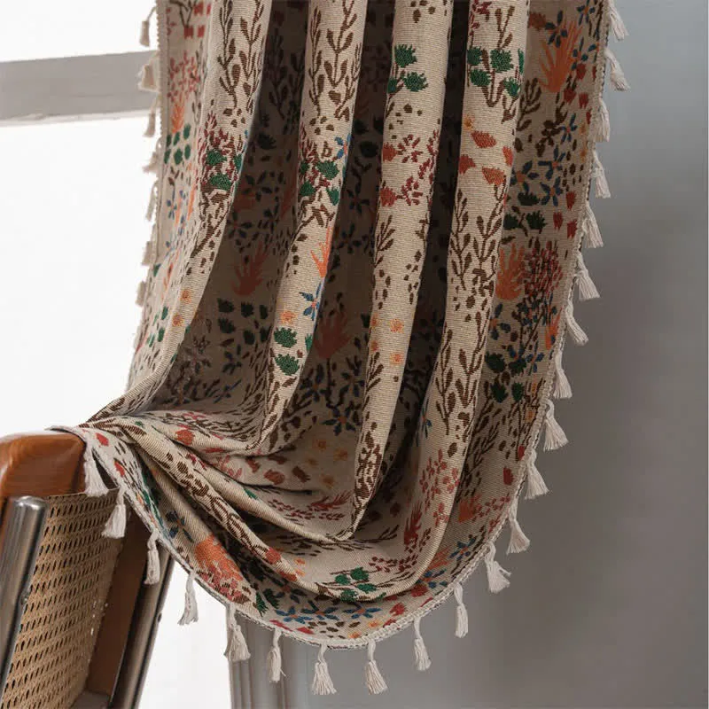 Von der Natur inspirierter Jacquard-Vorhang mit Quasten und Blättern