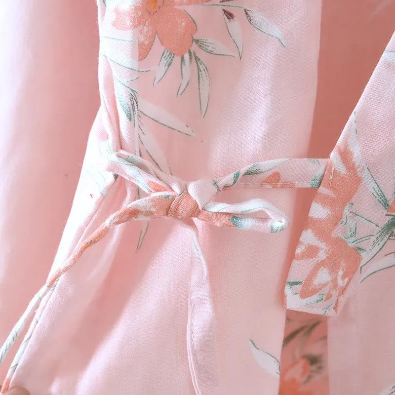 Japanischer Kimono-Bademantel aus Baumwolle mit Pfirsichblütenmuster