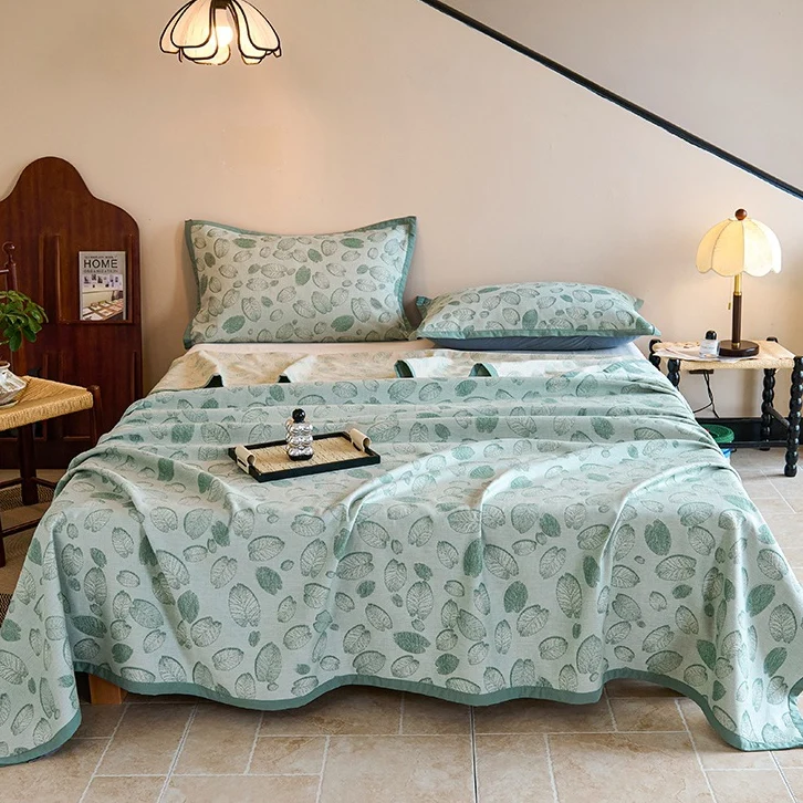 Leichte Steppdecke „Refresh Leaf“ aus Baumwollgaze