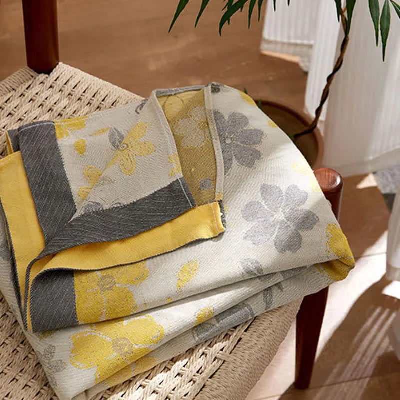 Kühlende Tagesdecke mit Pfirsichblüten-Print