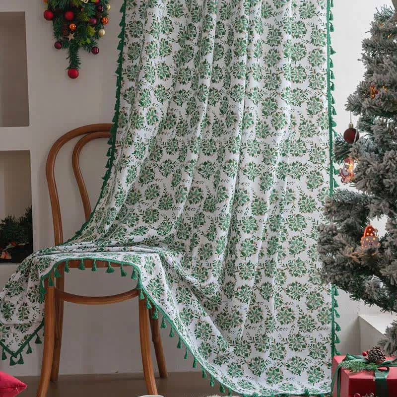 Weihnachtsvorhang mit floralem Edelweiß-Print