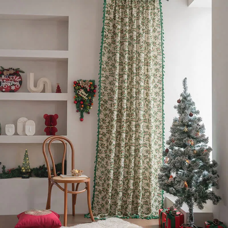 Vorhang mit weihnachtlichem Stechpalmenblatt-Print