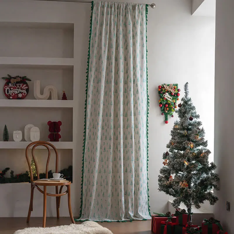 Vorhang mit grünem Tannenbaum-Print