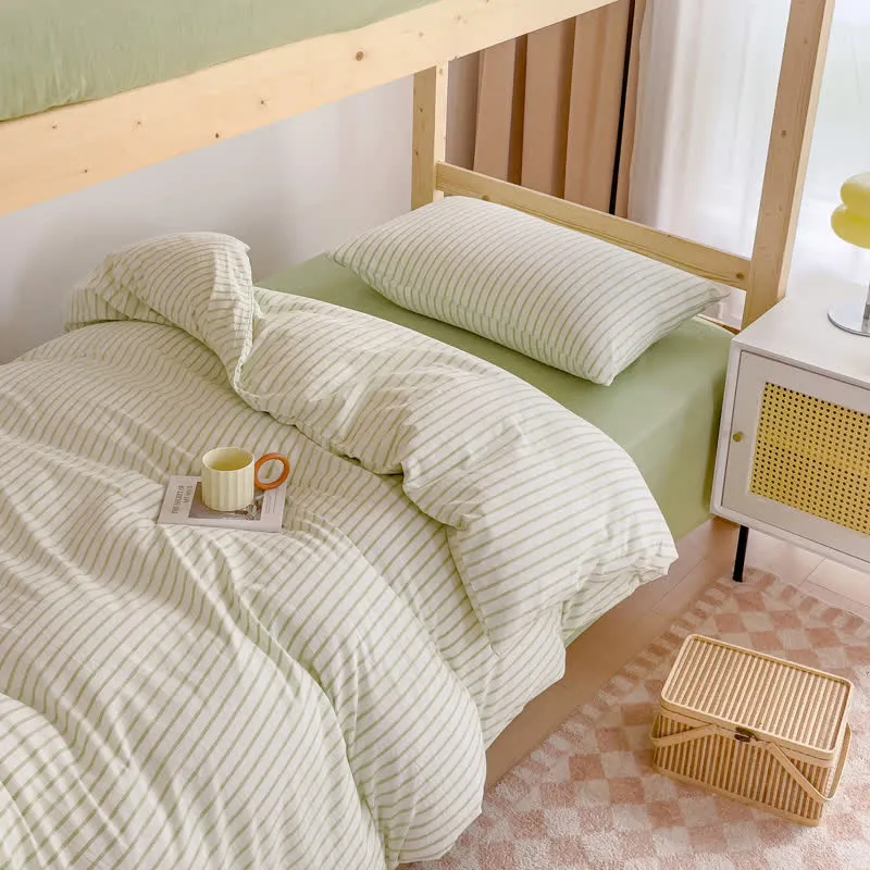 Minimalistisches gestreiftes Bettwäscheset aus Baumwolle für den Schlafsaal