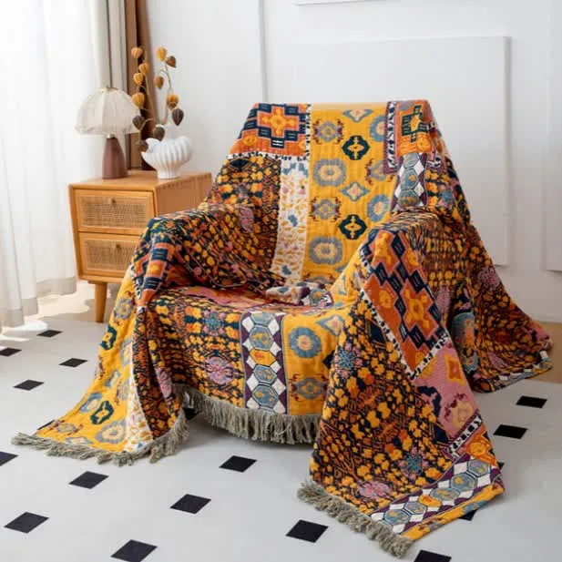 Boho Art Patchwork-Sofadecke aus Baumwolle mit Quasten