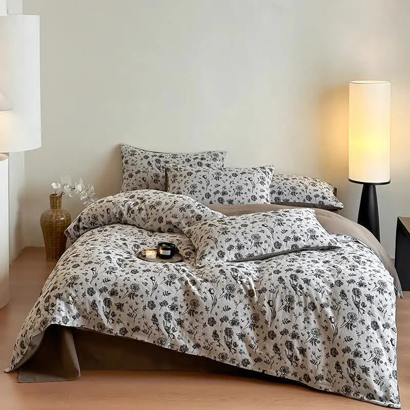 Schwarzes Bettwäscheset aus natürlicher Baumwolle mit Blumenmuster (4-teilig)