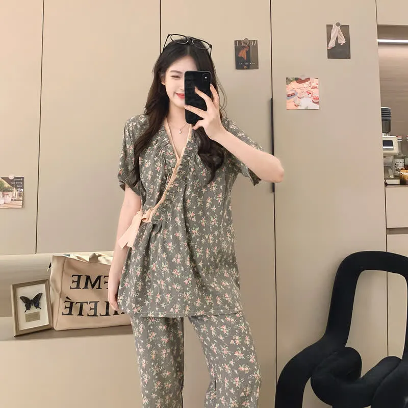 Kimono-Nachtwäscheset mit Rosenmuster und Rüschen