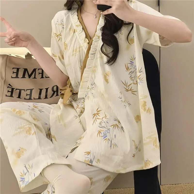 Kimono-Nachtwäscheset mit Bambusblatt-Rüschen