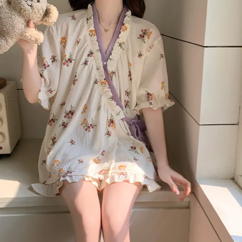 Pyjama-Set mit Blumenmuster und Rüschenärmeln