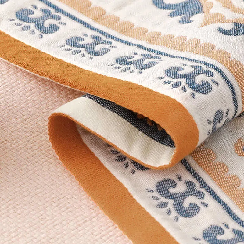 Ownkoti Badetuch aus Jacquard-Baumwolle mit Blumendruck