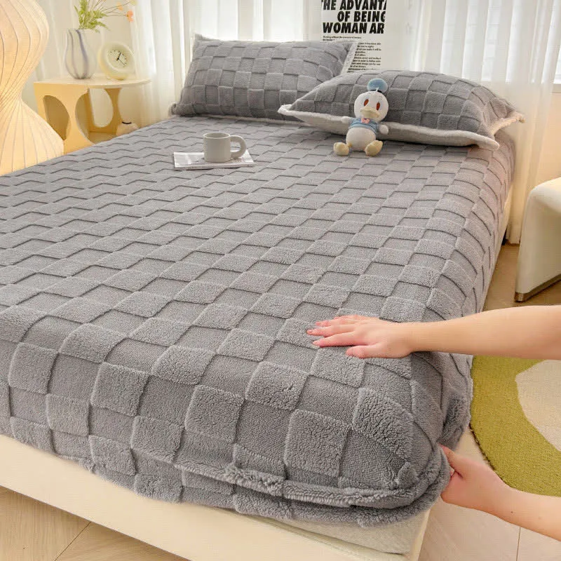Einfarbiges Fleece-Spannbettlaken mit Schachbrettmuster