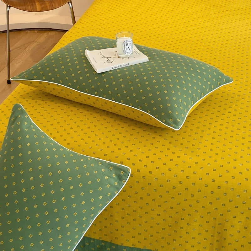 Leichte Bettdecke aus Baumwollgaze mit quadratischem Aufdruck