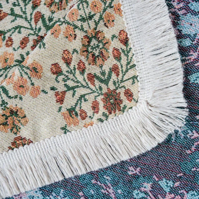Sofaschoner mit Jacquard-Quaste und Pflaumenblütenmuster