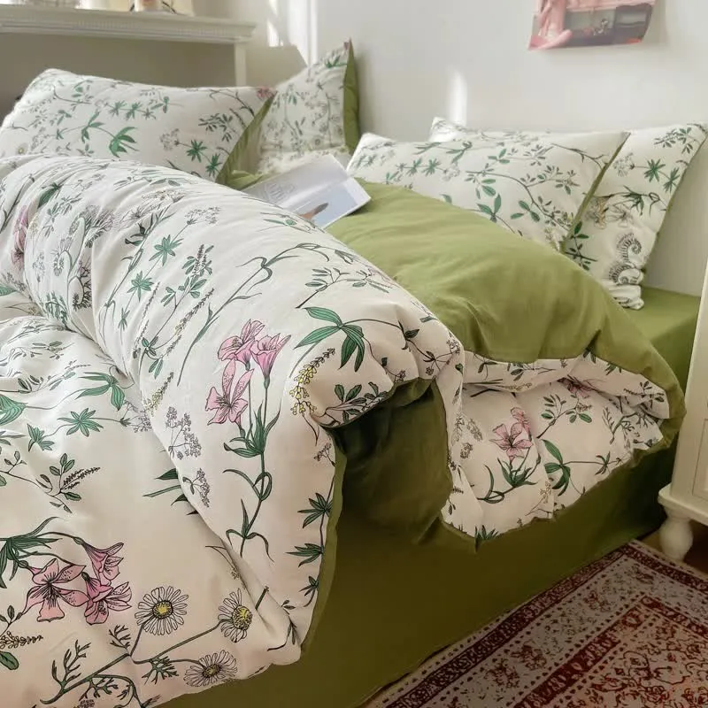 Bettwäscheset aus Baumwolle mit Blumenzweigen (4-teilig)