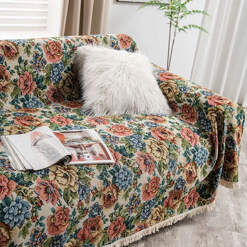 Sofaschoner mit Quasten und Rosenmuster im Countryside-Stil