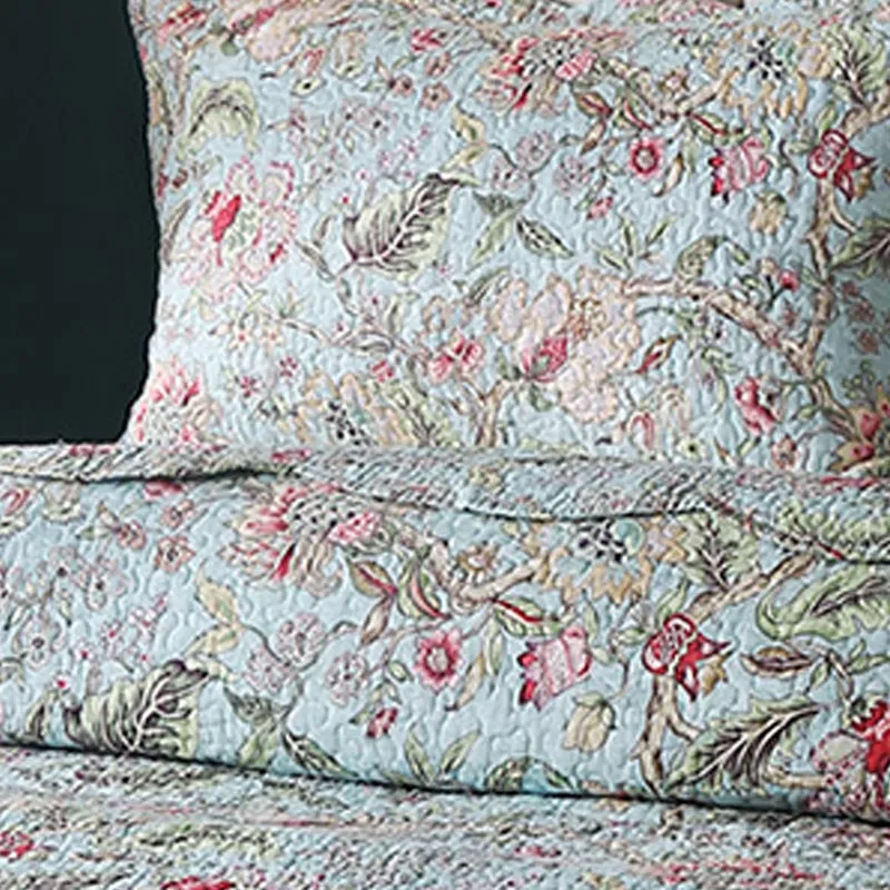Vintage-Blumensteppdecke mit Kissenbezügen