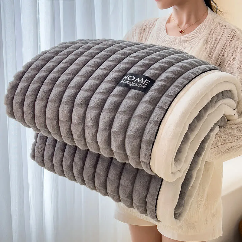 Weiche Fleece-Überwurfdecke mit karierter Textur